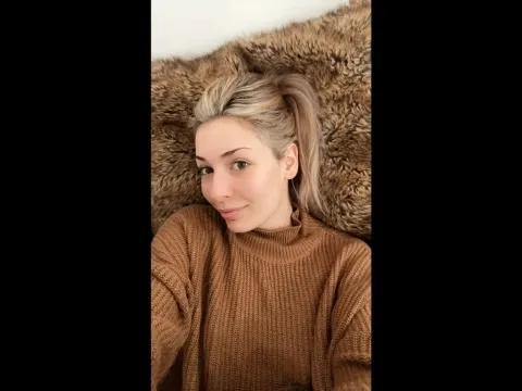 naked webcams model BlondieBriss
