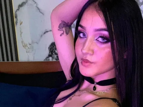 live now model CarmineFox