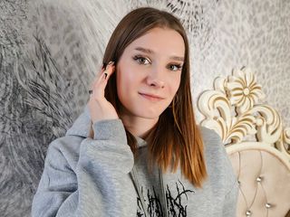 webcam chat model CarolineBateman