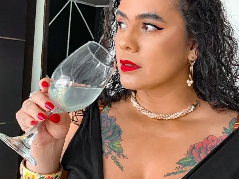 adult webcam model DaelilaMorelli
