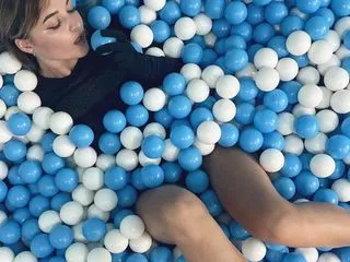 feed live sex model DianaLancaster