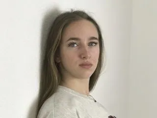 clip live sex model KatieBoon