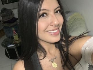 sex chat and video model LauraFrozen
