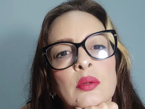 live sex video chat model LeonelaCamila