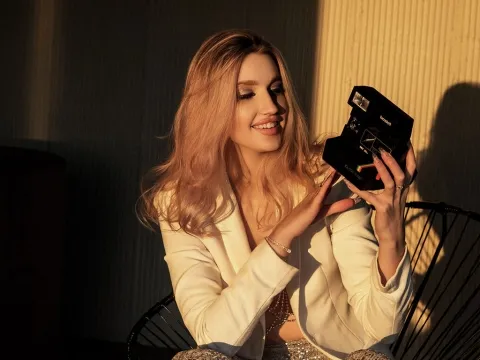 live sex camera model LucyHellenbrecht