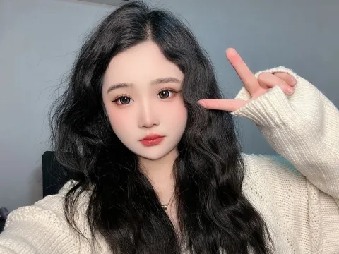 adult webcam model LucyMoira