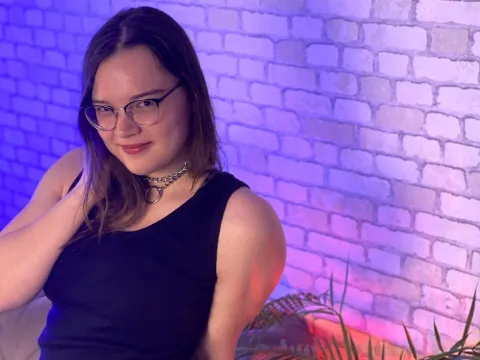 Führen Sie einen Live-Chat mit Webcam-Model LunyLorens