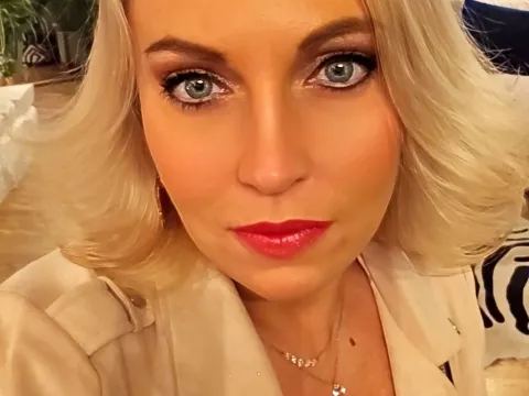 swingers party model LydiaCougar