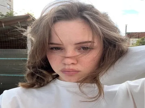 nude teen model MayaSacred