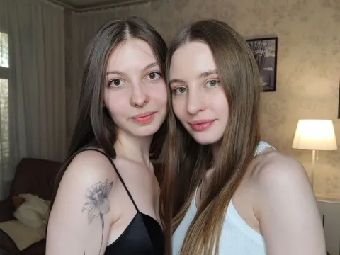 video live sex cam model MoiraAndSynnove