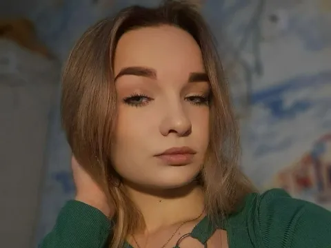 teen webcam model SaraBrito