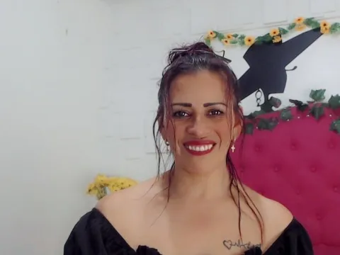 adult webcam model SashaLasser
