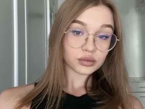adult webcam model SofiMelton